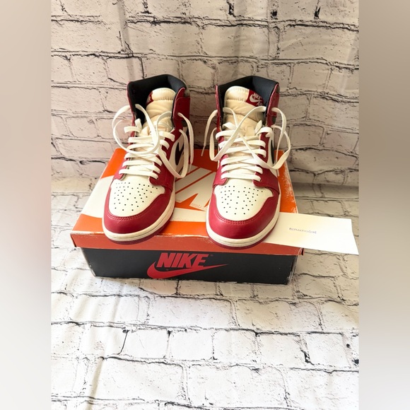 Air Jordan 1. Lost & Found. Size 10.5 - Picture 6 of 14